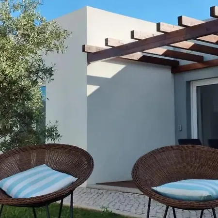 Charming House With Pool In Atalaia Holiday home *