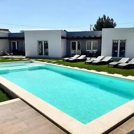 Charming House With Pool In Atalaia *